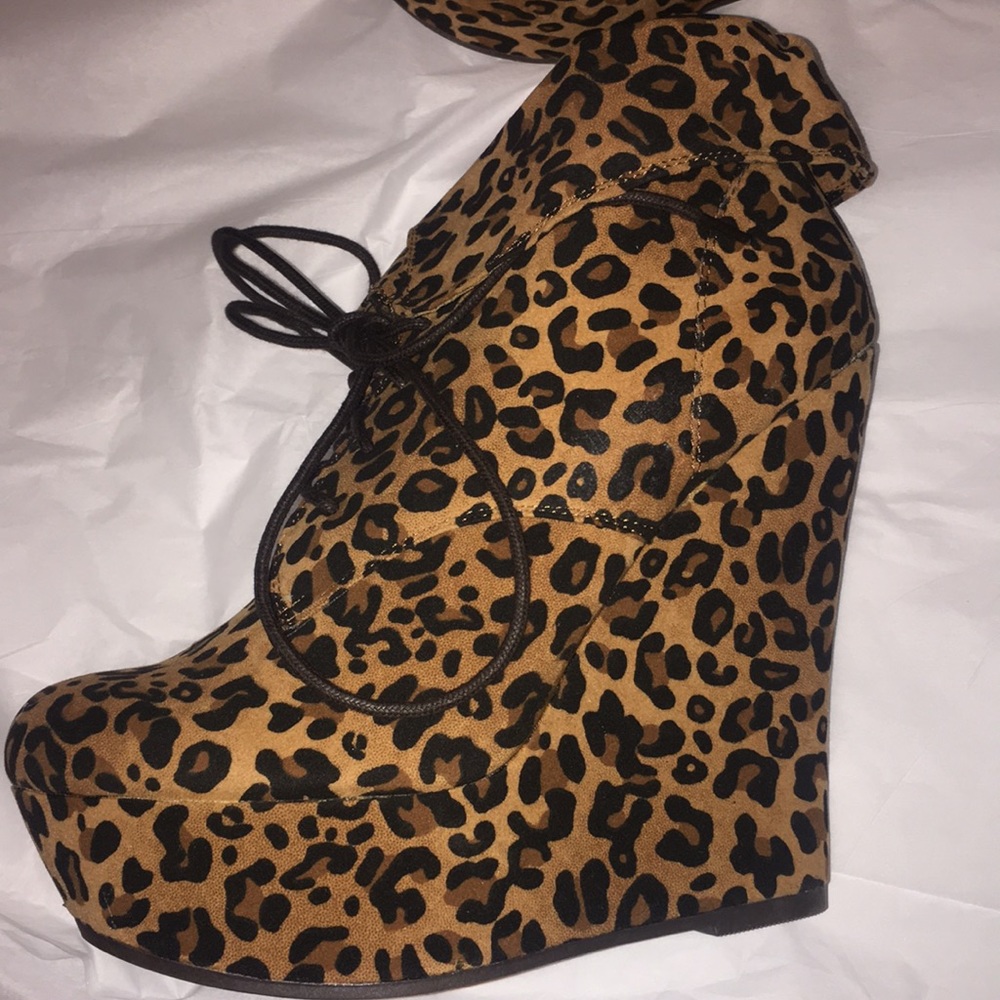 NEVER WORN cheetah wedge booties woman 8.5